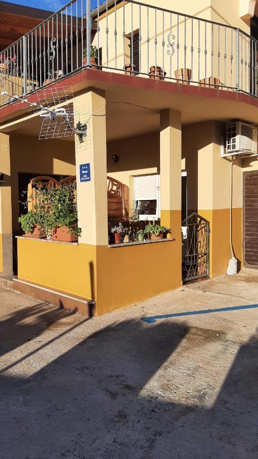 Guesthouse Gasho Rijeka Exteriör bild