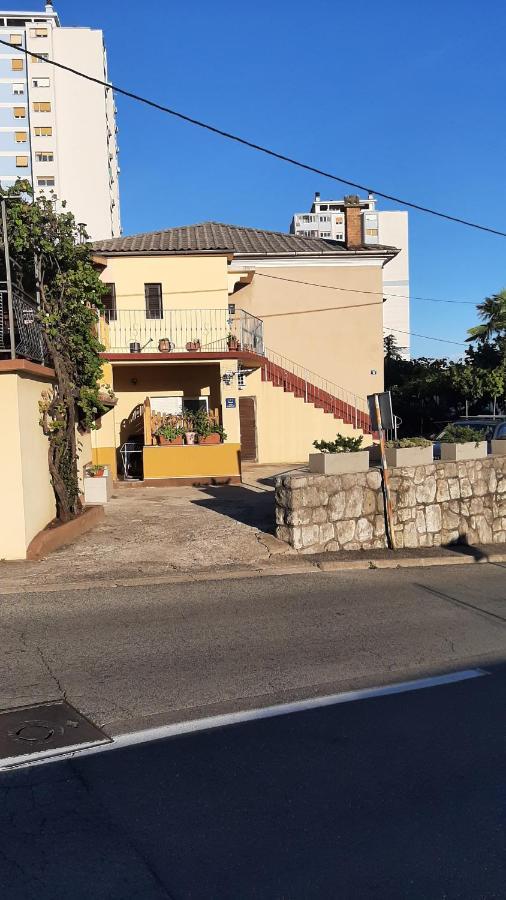 Guesthouse Gasho Rijeka Exteriör bild